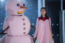 Η Γιολάντα Μαρκοπούλου μας ξεναγεί στον κόσμο του Χιονάνθρωπου που είναι ροζ