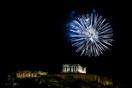 Αθήνα και Πειραιάς γιόρτασαν με πυροτεχνήματα την έλευση του 2022