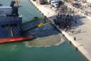 Χίος: Δεν επέτρεψαν να δέσει πλοίο με μηχανήματα για την κατασκευή της νέας κλειστής δομής
