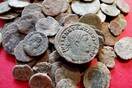 Ασβός οδήγησε αρχαιολόγους σε ρωμαϊκά νομίσματα, κρυμμένα σε σπηλιά στην Ισπανία