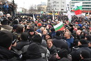 Βουλγαρία: Διαδηλωτές κατά των εμβολίων επιχείρησαν να εισβάλουν στον κοινοβούλιο