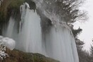 Ρουμανία: Πάγωσε θερμός καταρράκτης - Μετά το κύμα ψύχους