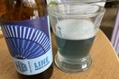 Γαλλική ζυθοποιία έφτιαξε μπλε μπίρα χρησιμοποιώντας φύκια