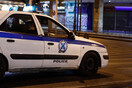 Περιπολικό στον δρόμο, βράδυ