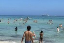 Μαϊάμι: Ελικόπτερο πέφτει σε παραλία, λίγα μέτρα από τους λουόμενους - Βίντεο ντοκουμέντο