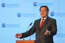 Το επιτελείου του Σρέντερ παραιτείται καθώς ο πρώην Γερμανός καγκελάριος επιμένει να διατηρεί σχέσεις με το Κρεμλίνο