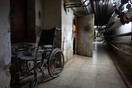 Στα υγρά υπόγεια ενός ουκρανικού νοσοκομείου, όταν βομβαρδίζεται