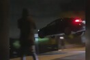 Tesla «πέταξε» για 15 μέτρα πριν καταλήξει σε παρκαρισμένο όχημα- Το βίντεο που έγινε viral