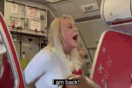 Γυναίκα χαστούκιζε επιβάτες εν πτήσει επειδή τα μωρά κλαίνε - Το αεροπλάνο εξετράπη της πορείας του