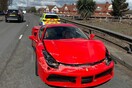 Βρετανία: Τράκαρε την καινούργια Ferrari του αμέσως μόλις την αγόρασε