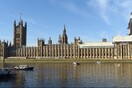 Παραιτήθηκε ο βουλευτής των Συντηρητικών Νιλ Πάρις που παραδέχθηκε ότι παρακολούθησε δύο φορές πορνό σε συνεδριάσεις της βρετανικής Βουλής