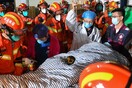 Κίνα: Γυναίκα ανασύρθηκε από τα ερείπια ζωντανή έξι ημέρες μετά την κατάρρευση κτηρίου 