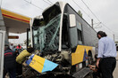 Τροχαίο με λεωφορείο στην παραλιακή: Έξι οι τραυματίες - Εικόνες καταστροφής από το σημείο