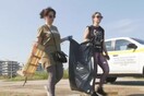 Θεσσαλονίκη: Ουκρανοί καθάρισαν τμήμα της παραλίας ως ένδειξη ευγνωμοσύνης για τη φιλοξενία