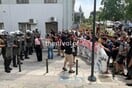 ΑΠΘ: Ένταση με χημικά και σπρωξίματα έξω από το τμήμα Βιολογίας