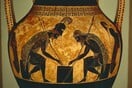 ΗΠΑ: Άνδρας εισέβαλε σε μουσείο και άρχισε να σπάει αρχαία ελληνικά εκθέματα