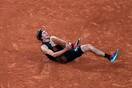 Roland Garros: Ανατριχιαστικός τραυματισμός για τον Ζβέρεβ - Αποχώρησε με κλάματα και σε καροτσάκι