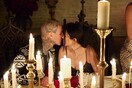 Κόρτνεϊ Καρντάσιαν: Το γκόθικ, ερωτικό πάρτι με Μπαχ για τον Τράβις Μπέικερ