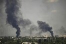 Ουκρανία: Φωτιά και διαρροή πετρελαίου μετά από βομβαρδισμό σε εργοστάσιο χημικών στο Σεβεροντονέτσκ