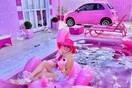 Μια αληθινή Barbie: Η Bruna ξόδεψε $200.000 για να κάνει το σπίτι της ροζ- ακόμη και το νερό της πισίνας