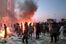 Στα ύψη η ένταση στη Λιβύη: Διαδηλωτές εισέβαλαν στο Κοινοβούλιο - Φωτιές και διαμαρτυρίες