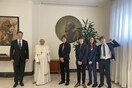 Ο Έλον Μασκ πόσταρε στο Twitter μετά από 9 μέρες «σιγής» - Ανέβασε φωτογραφία με τον πάπα Φραγκίσκο