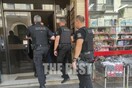 Θρίλερ στην Πάτρα: Νεκρή η γυναίκα που έπεσε από μπαλκόνι– Άνδρας έχει ταμπουρωθεί στο διαμέρισμα