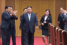 Μυστήριο με τη νέα γυναίκα στον κλειστό κύκλο εξουσίας του Κιμ Γιονγκ-ουν - Για μήνες μαζί του, άγνωστη η ταυτότητά της