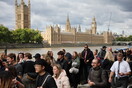 Βασίλισσα Ελισάβετ: «Περίπου 250.000 άνθρωποι» στάθηκαν στην ουρά, στο λαϊκό προσκύνημα