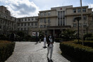 «Ερυθρός Σταυρός»: Άγνωστοι προσπάθησαν να φτάσουν στο δωμάτιο του συλληφθέντα στην Πανεπιστημιούπολη