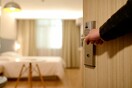 Χαλκιδική: «Είχα βάλει κάμερες για να ξέρω αν γίνονται κλοπές» λέει ο ιδιοκτήτης του ξενοδοχείου