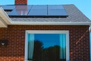 Ηλιακοί θερμοσίφωνες και φωτοβολταϊκά σε σπίτια: Έρχονται επιδοτήσεις από το ΥΠΕΝ