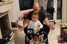Ο μικρός Παναγιώτης- Ραφαήλ στέκεται μόνος του και κάνει τα πρώτα βήματα