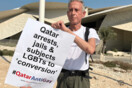 Βρετανός ακτιβιστής συνελήφθη στο Κατάρ λόγω διαμαρτυρίας για την LGBT κοινότητα - «Άγνωστο πού βρίσκεται» 
