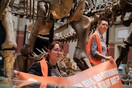 Γερμανία: Ακτιβιστική παρέμβαση για το κλίμα σε έκθεμα δεινοσαύρου