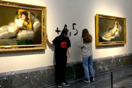 Ακτιβιστές για το κλίμα κόλλησαν τα χέρια τους σε δύο πίνακες του Γκόγια - Στο Prado της Μαδρίτης