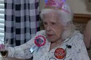 Έκλεισε τα 101 και μοιράστηκε το μυστικό της μακροζωίας της, είναι η τεκίλα