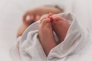 «Απίστευτα δύσκολο»: Γονείς αποχωρίστηκαν το λίγων μηνών μωρό τους λόγω Brexit 