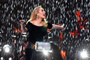 Adele: Η στιγμή που «εξαφανίζεται» με μαγικό τρόπο από την σκηνή