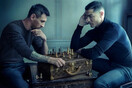 Η λεπτομέρεια στη φωτογραφία Ρονάλντο-Μέσι για τη Louis Vuitton -«Αντέγραψαν» κορυφαίο αγώνα σκάκι