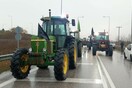 Μπλόκο αγροτών με τρακτέρ στον αυτοκινητόδρομο Ε-65 - Ισχυρές αστυνομικές δυνάμεις στο σημείο