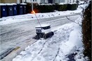 Ρομπότ «ευχαρίστησε ευγενικά» περαστικό που το ξεκόλλησε από το χιόνι 