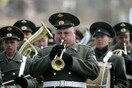 Ουκρανία: Η Ρωσία στέλνει μουσικούς στην πρώτη γραμμή του πολέμου- Για να ενισχύσει το ηθικό των στρατευμάτων