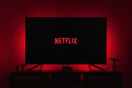 To Netflix βάζει τέλος στην κοινοκτημοσύνη κωδικών μέχρι τα τέλη Μαρτίου