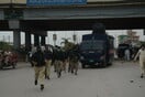 Πακιστάν: Άρπαξαν άνδρα από αστυνομικό τμήμα και τον λίντσαραν μέχρι θανάτου για «βλασφημία»
