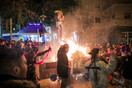 Εξάρχεια: Καρναβαλικές εκδηλώσεις με φόντο την πλατεία και αστυνομικές δυνάμεις