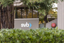 Silicon Valley Bank: Η μητρική της εταιρεία επιδιώκει προστασία από την πτώχευση