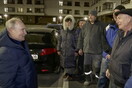 Ο Πούτιν κατηγορείται ότι έστειλε σωσία στη Μαριούπολη: «Τι έπαθε το σαγόνι του;»- Η εικόνα που έγινε viral