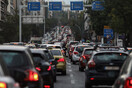 Αυξημένη κίνηση στην Αθήνα, καθυστερήσεις στην Αττική οδό- Πού εντοπίζονται προβλήματα
