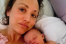 Η Κέιλι Κουόκο ανάρτησε νέα φωτογραφία της νεογέννητης κόρης της Ματίλντα